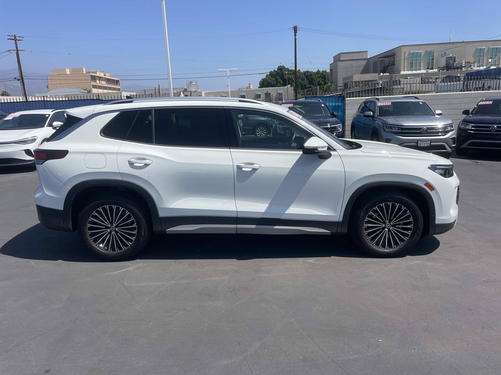 Certified 2026 Volkswagen Tiguan S w/ 18" Wheel Package FWD image 3