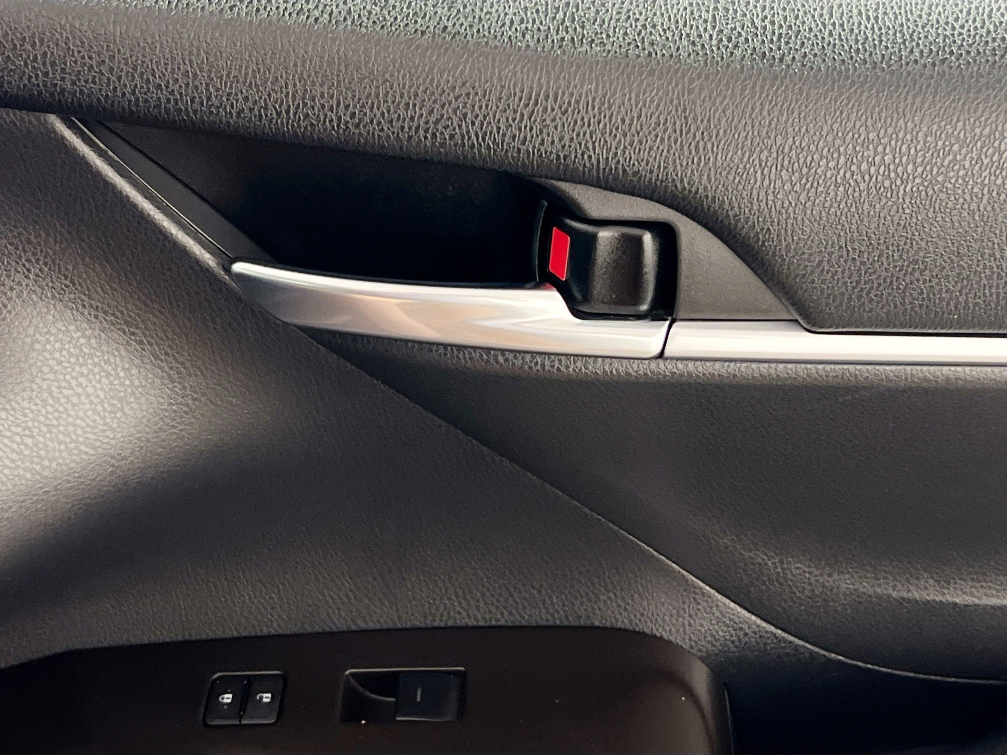 Used 2021 Toyota Camry SE w/ Audio Upgrade Package image 32