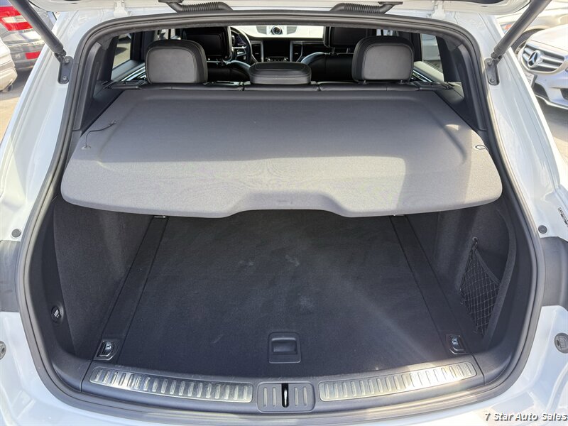 Used 2017 Porsche Macan Turbo AWD/4WD image 20