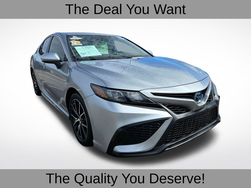 Used 2021 Toyota Camry SE image 1