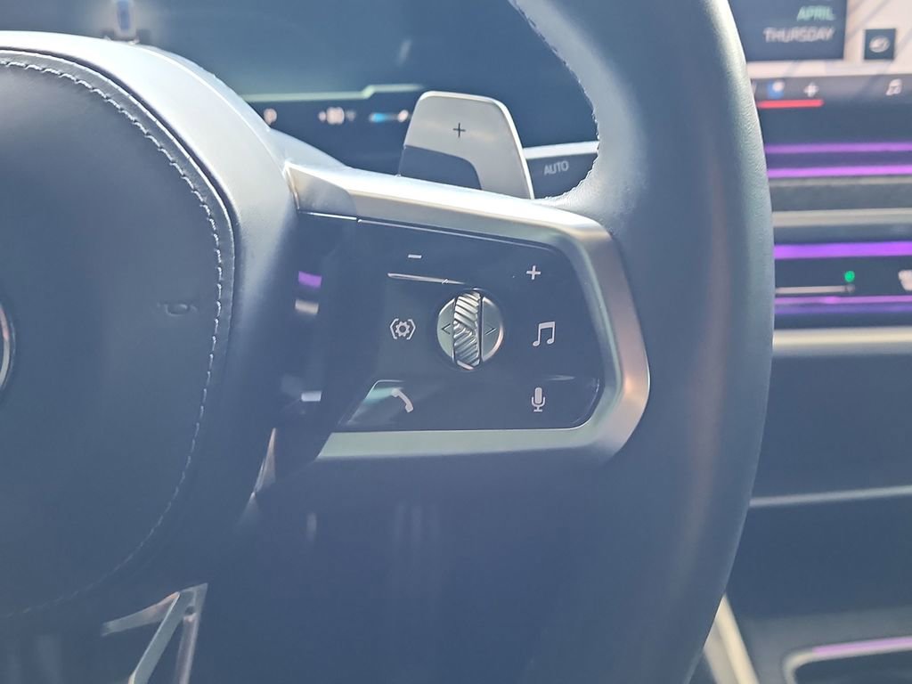 Used 2023 BMW 740i w/ Executive Package image 22