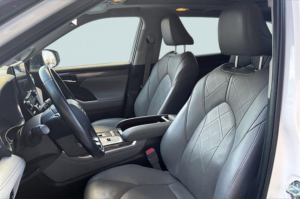 Certified 2021 Toyota Highlander Platinum image 21
