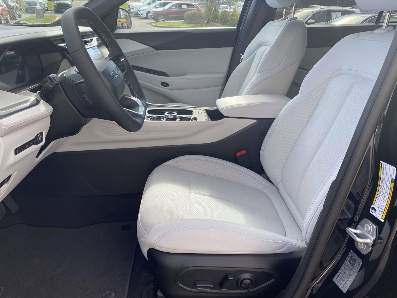 New 2026 Jeep Cherokee Laredo image 15