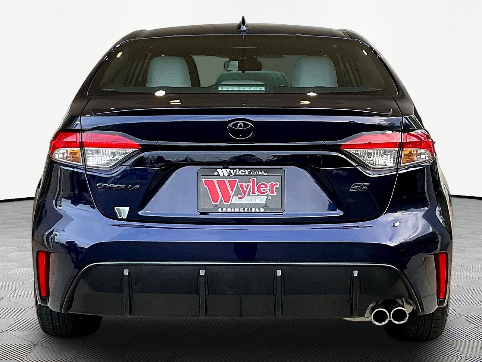 Used 2024 Toyota Corolla SE w/ SE Premium Package FWD image 5