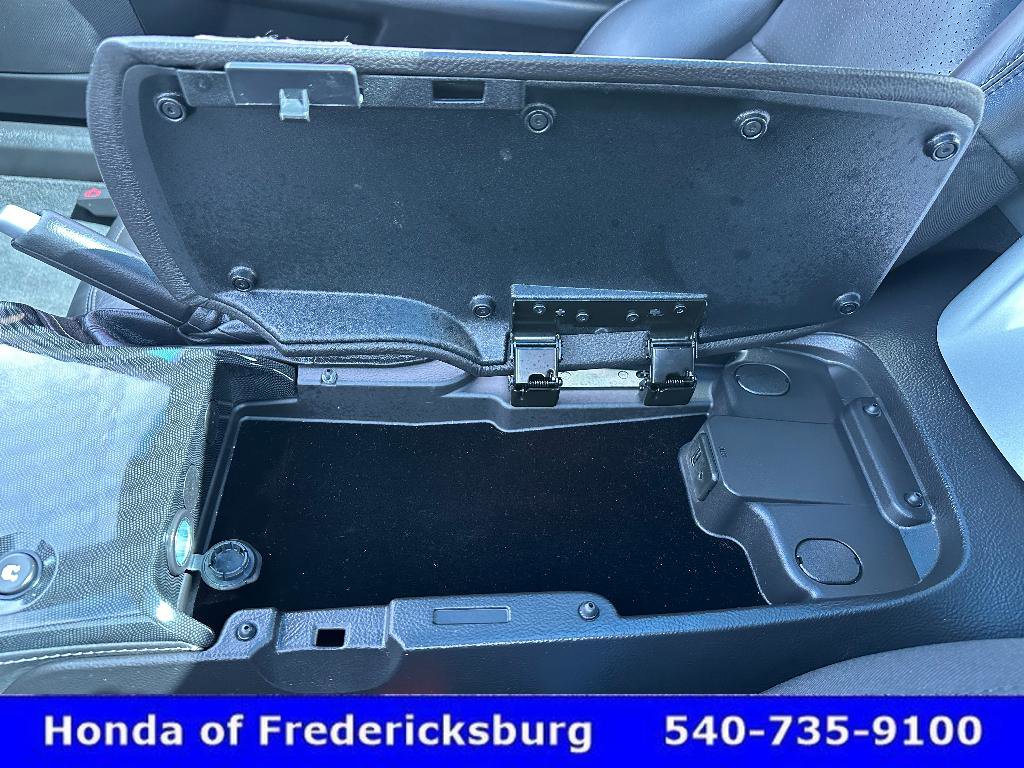 Used 2011 Chevrolet Corvette Grand Sport w/ Preferred Equipment Group RWD image 30