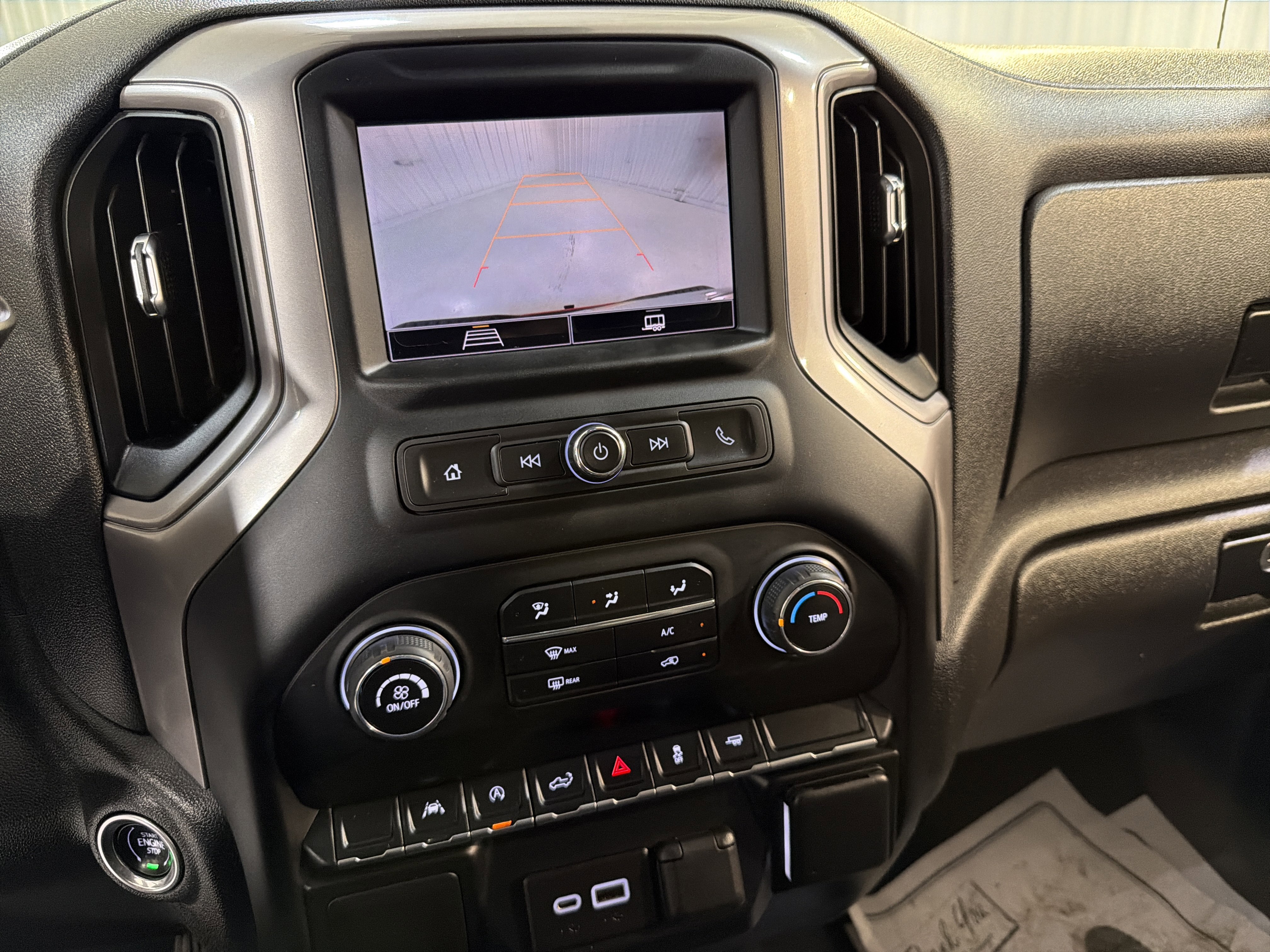 Used 2022 Chevrolet Silverado 1500 Custom image 18