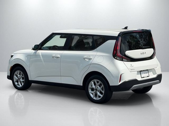 Certified 2025 Kia Soul LX w/ LX Technology Package FWD image 6