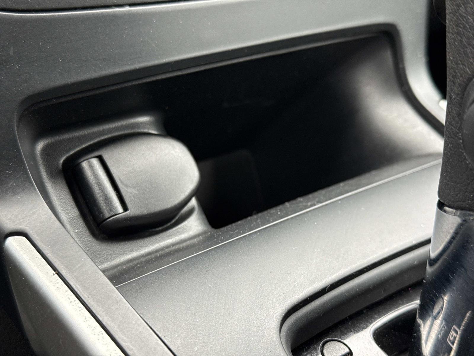 Used 2016 Nissan Sentra S image 11