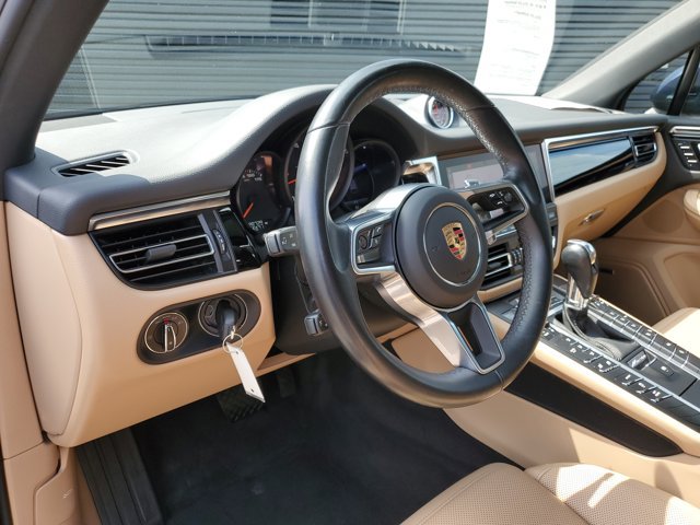Certified 2020 Porsche Macan AWD/4WD image 4