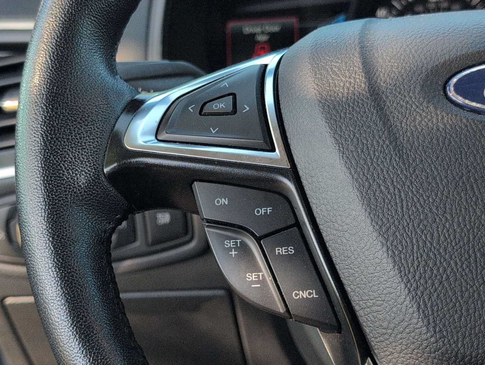 Used 2024 Ford Edge SEL AWD/4WD image 23
