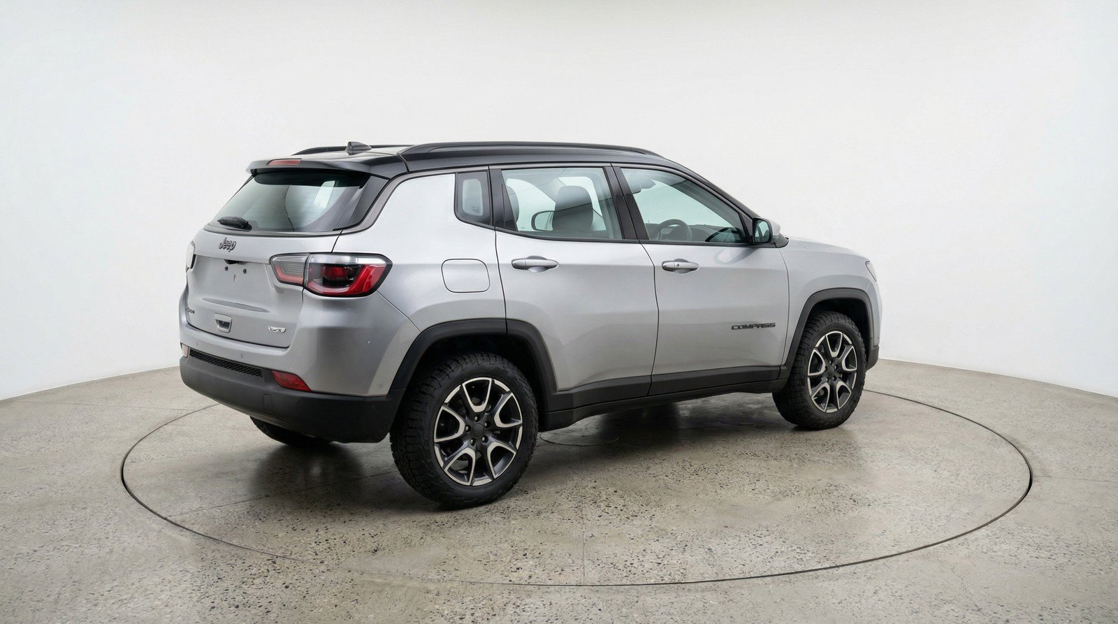 Used 2025 Jeep Compass Trailhawk AWD/4WD image 9