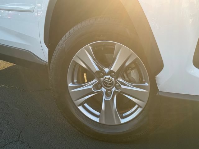 Used 2023 Toyota RAV4 XLE w/ Convenience Package FWD image 2