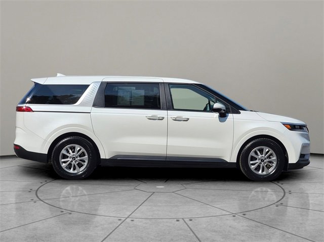 Used 2023 Kia Carnival LX image 13