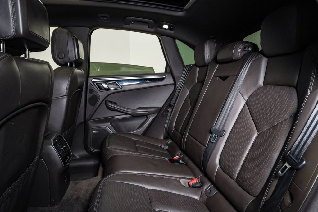 Used 2017 Porsche Macan AWD/4WD image 17