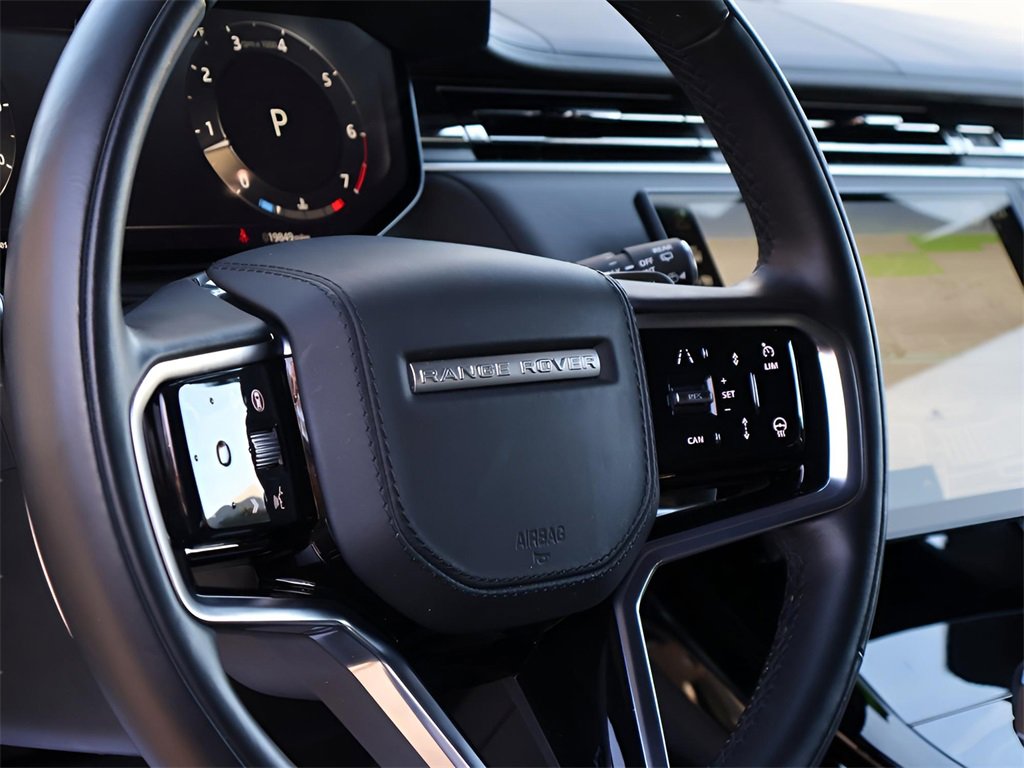 Used 2024 Land Rover Range Rover Sport SE image 19