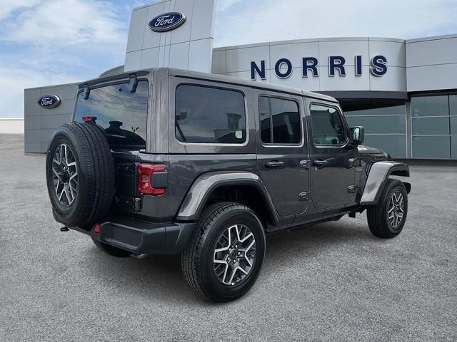 Used 2025 Jeep Wrangler Unlimited Sahara AWD/4WD image 4