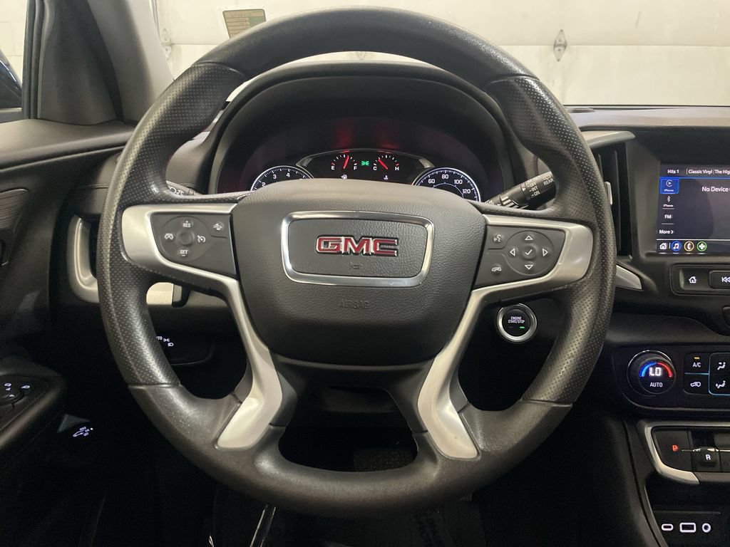 Used 2024 GMC Terrain SLE w/ Driver Convenience Package FWD image 5