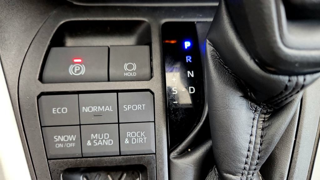 Certified 2024 Toyota RAV4 LE AWD/4WD image 30