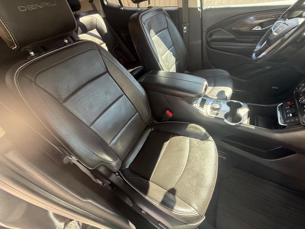 Used 2018 GMC Terrain Denali w/ Comfort Package AWD/4WD image 17