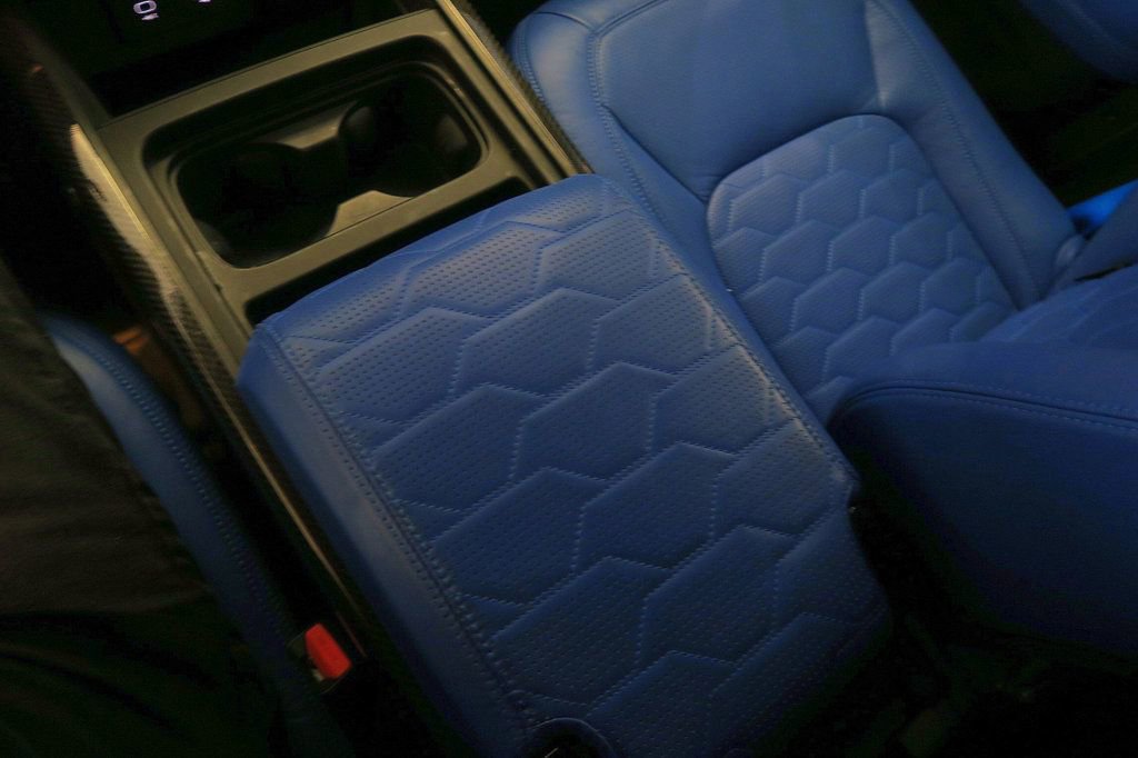 Used 2024 Land Rover Defender 110 X-Dynamic SE image 23