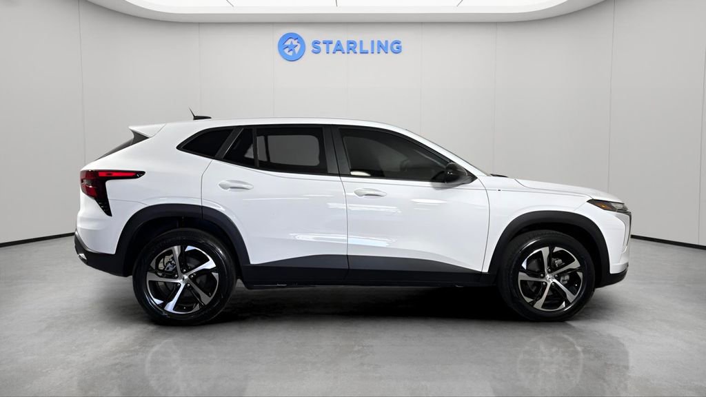 Certified 2024 Chevrolet Trax RS w/ Driver Confidence Package FWD image 11