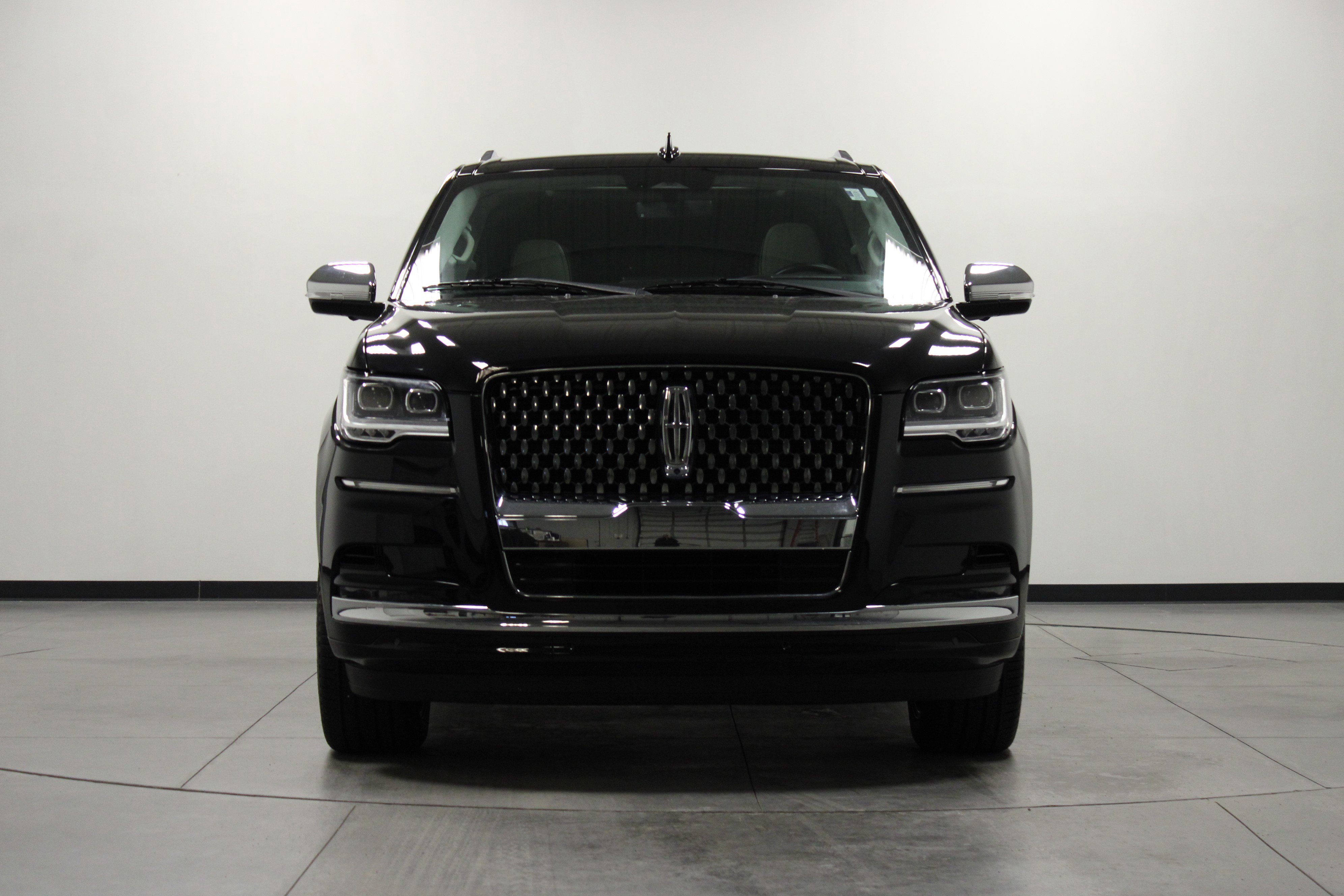 Used 2024 Lincoln Navigator Black Label image 9