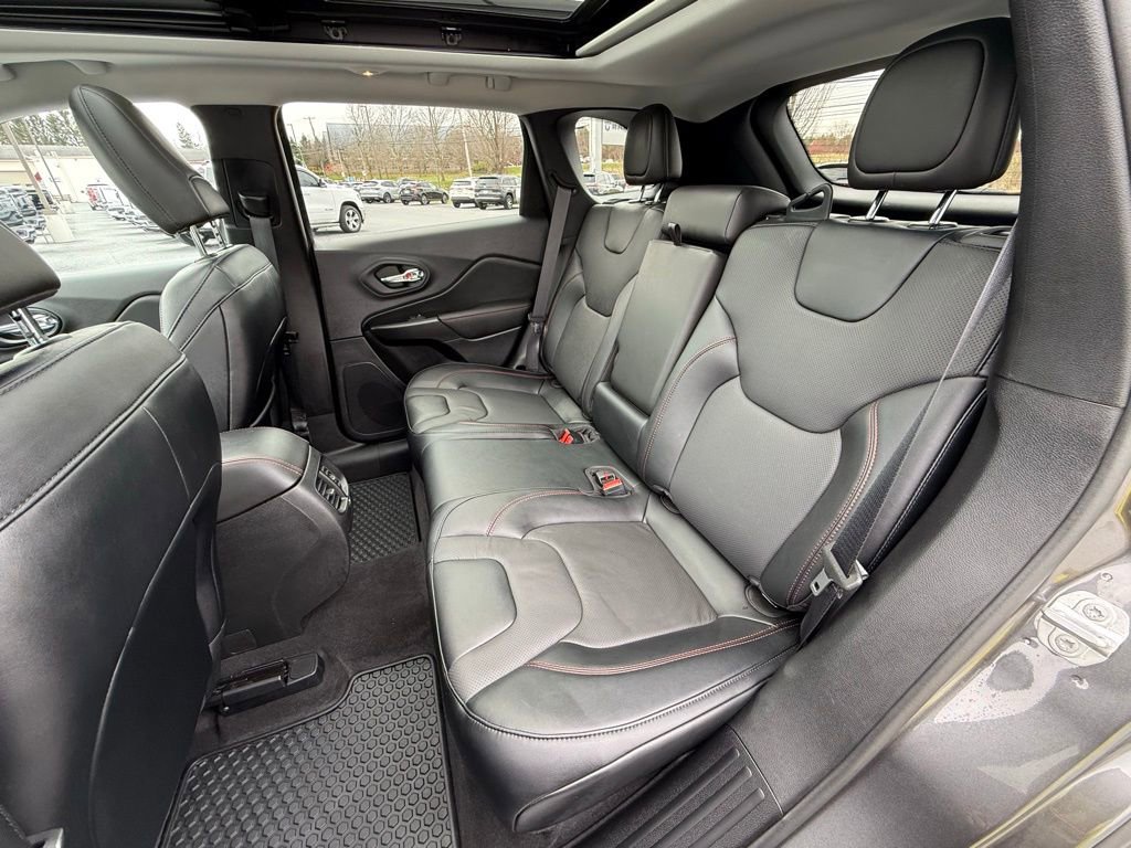 Used 2022 Jeep Cherokee Trailhawk w/ Sun, Sound & Nav Group image 33