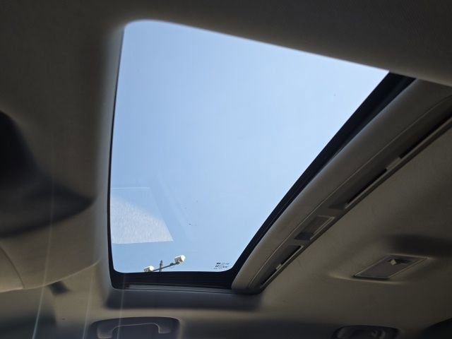 Used 2017 Chevrolet Trax LT w/ Sun & Sound Package image 27