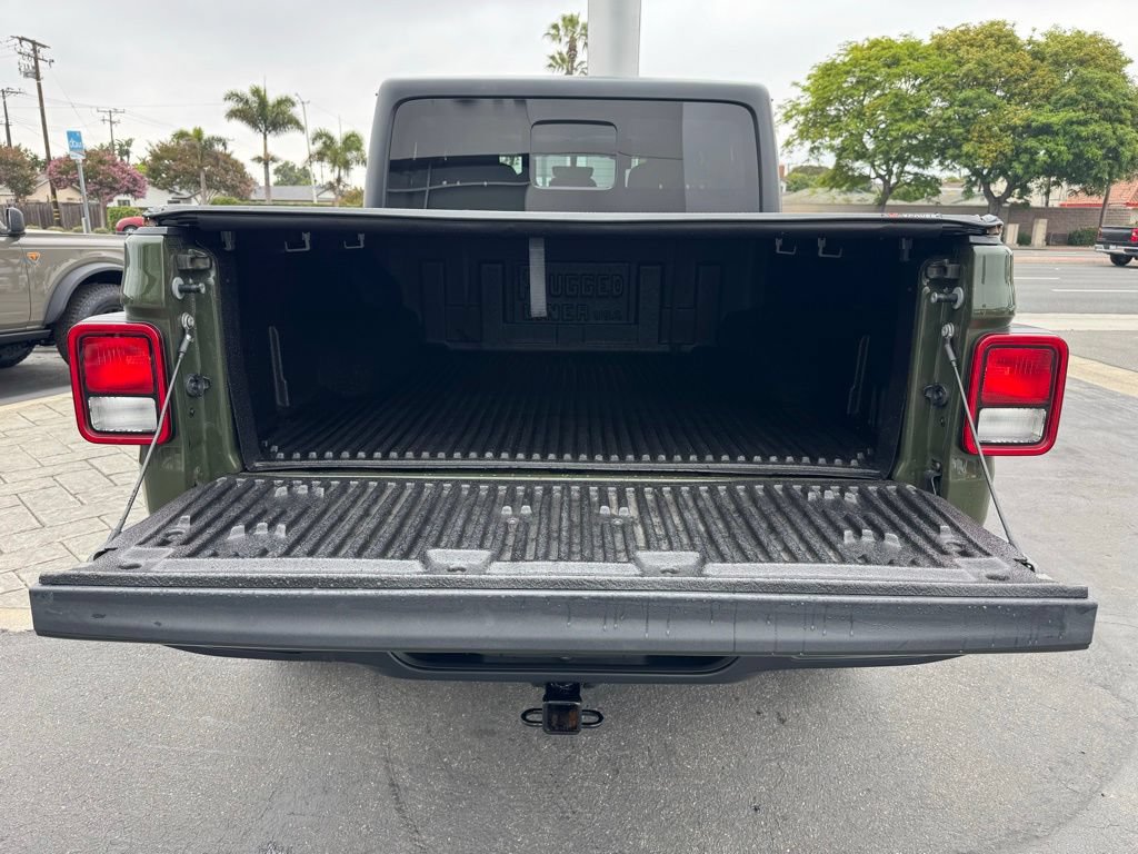 Used 2022 Jeep Gladiator Mojave AWD/4WD image 10
