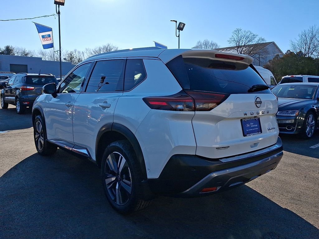 Used 2023 Nissan Rogue SL w/ SL Premium Package image 5