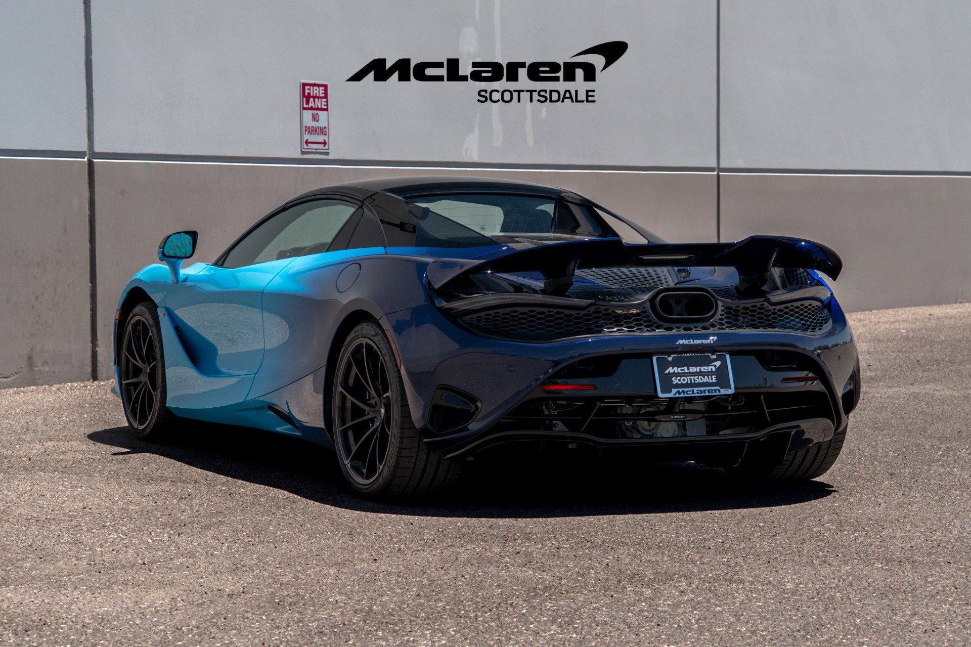 Used 2025 McLaren 750S Spider RWD image 38