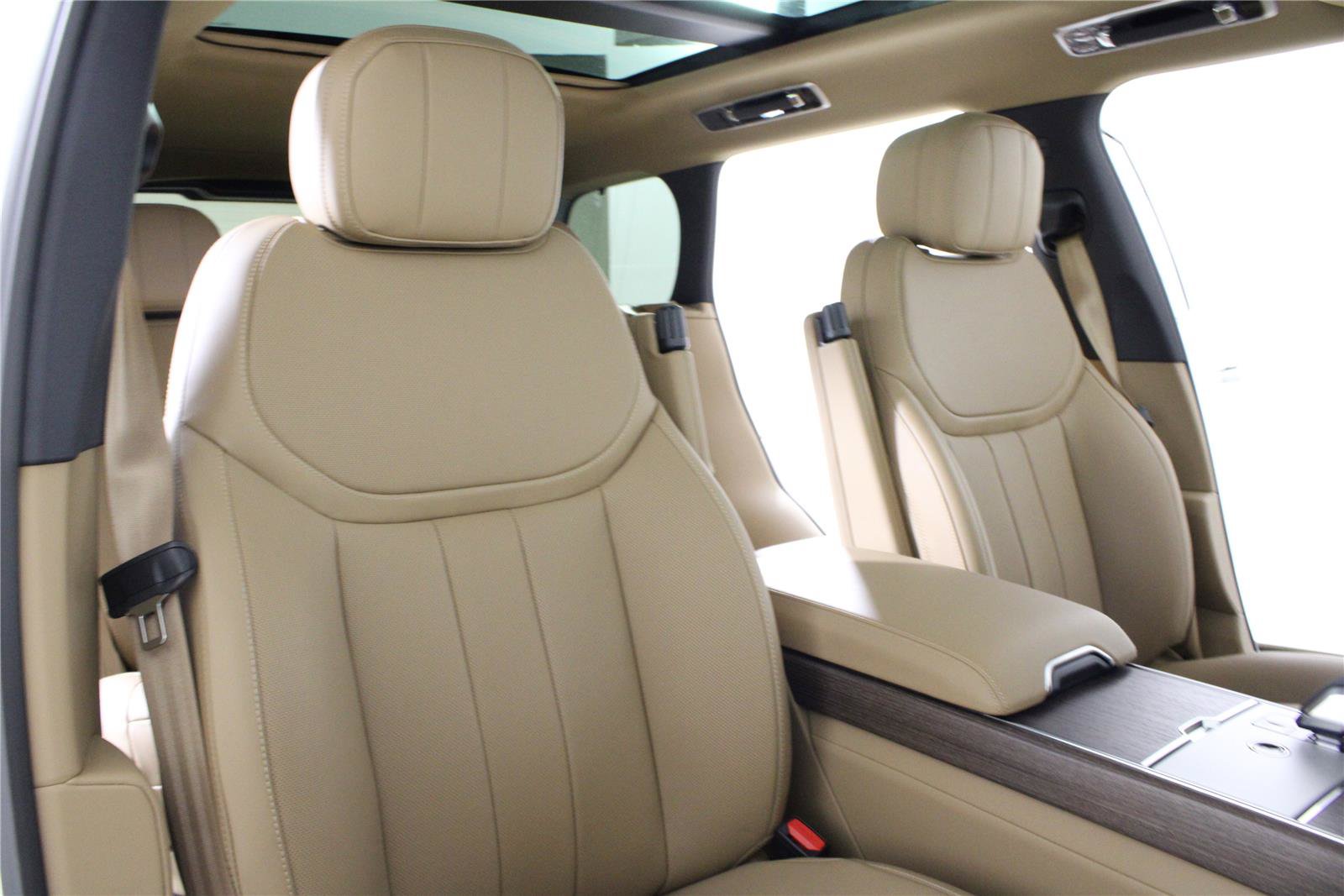 New 2026 Land Rover Range Rover SE AWD/4WD image 14