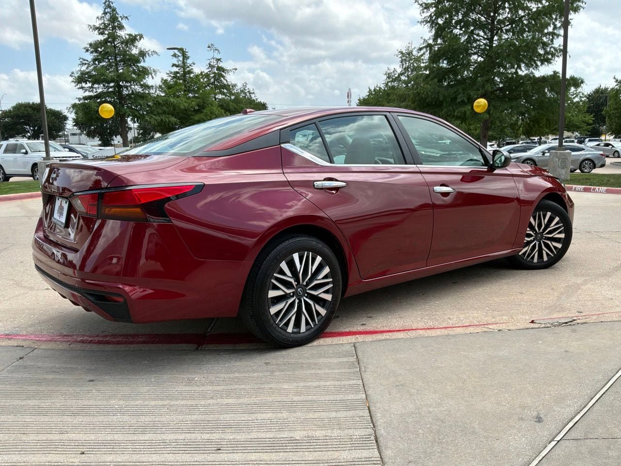 Used 2025 Nissan Altima 2.5 SV FWD image 6