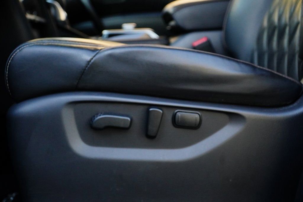 Used 2022 Nissan Armada Platinum w/ Captain's Chairs Package image 27