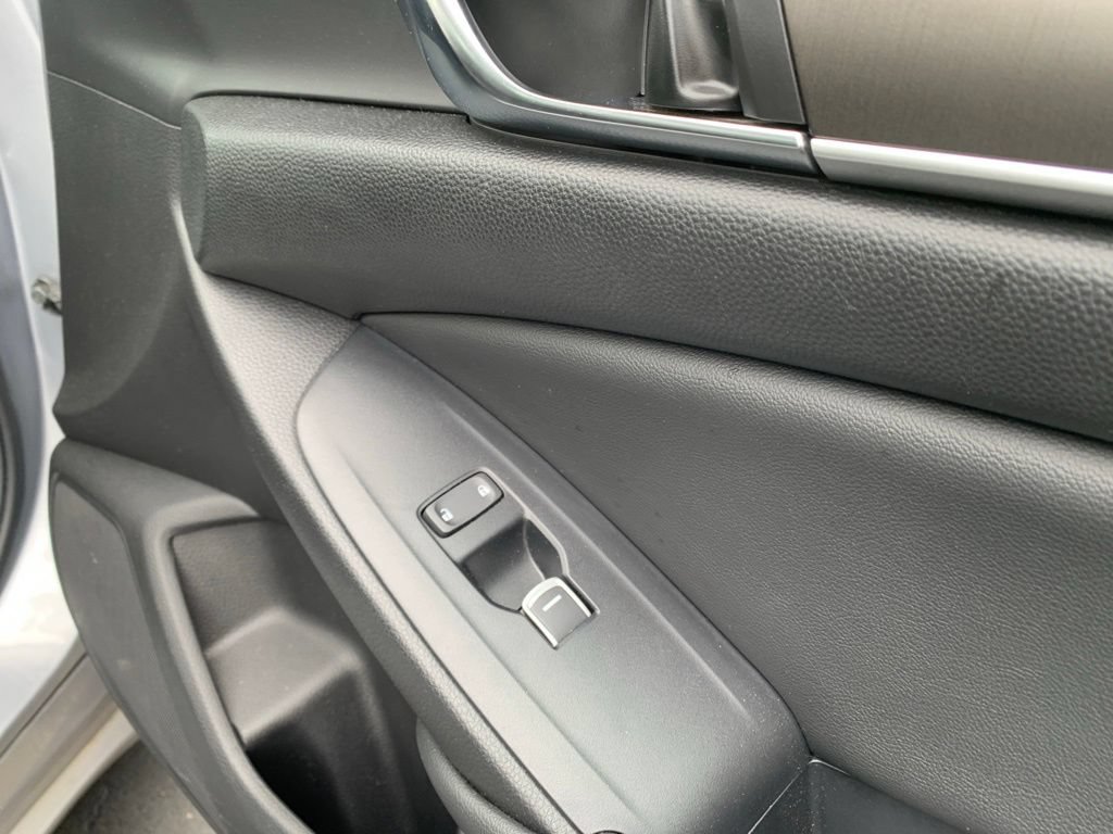 Used 2020 Honda Accord LX image 32