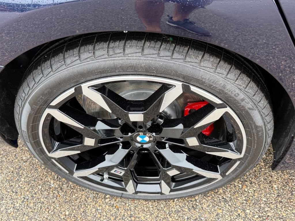 New 2026 BMW 330i xDrive Sedan w/ M Sport Package AWD/4WD image 4