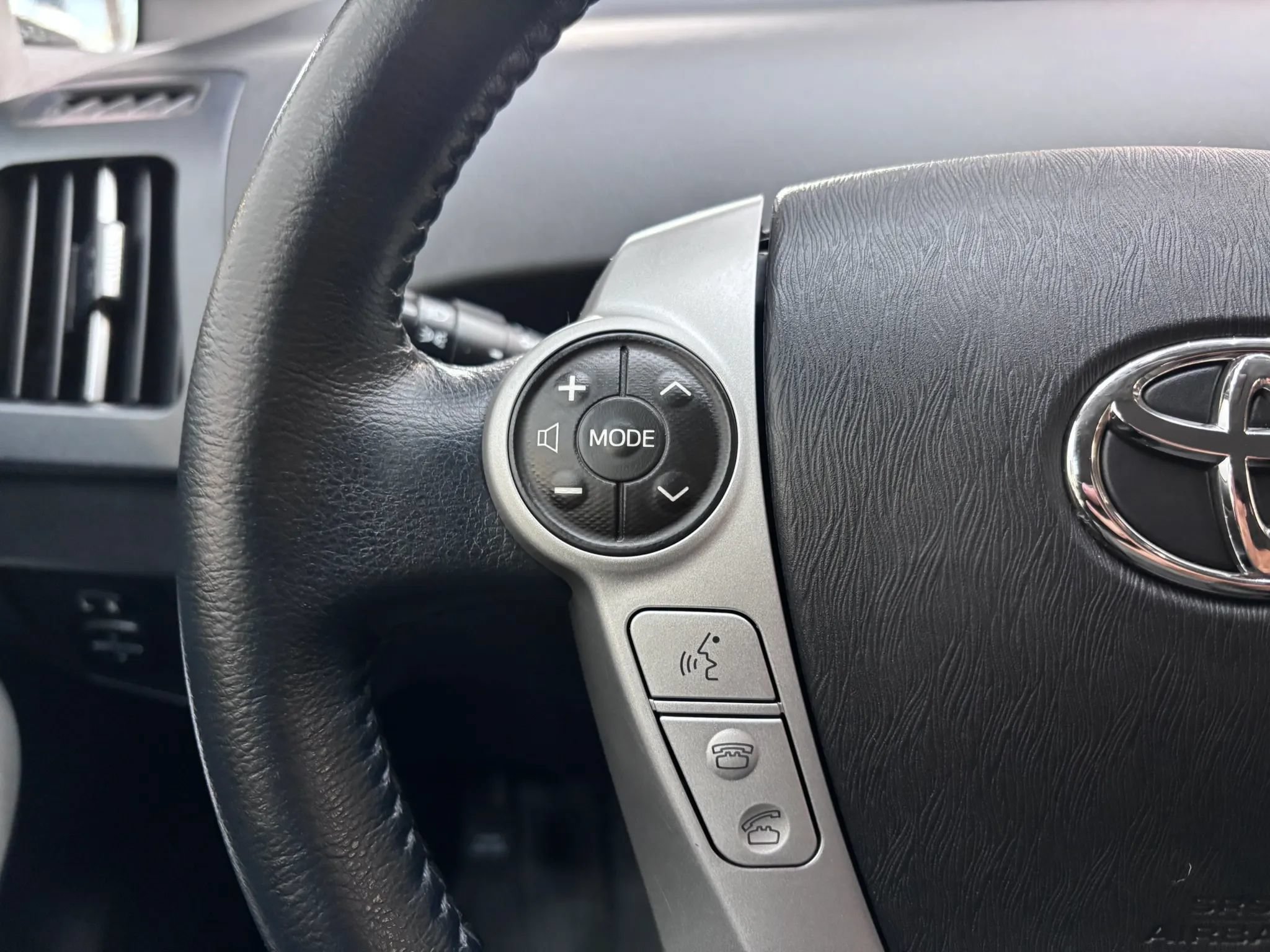 Used 2012 Toyota Prius Five FWD image 13