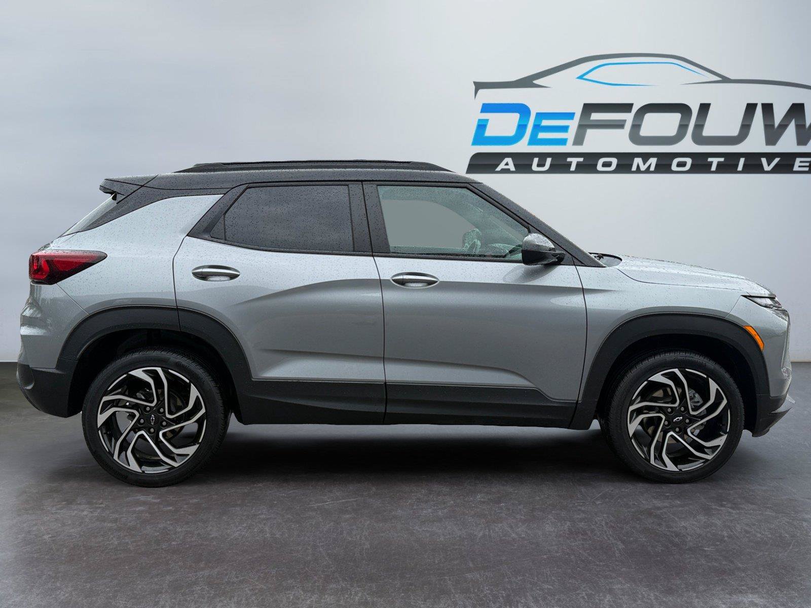 Used 2024 Chevrolet TrailBlazer RS w/ Driver Confidence Package AWD/4WD image 2