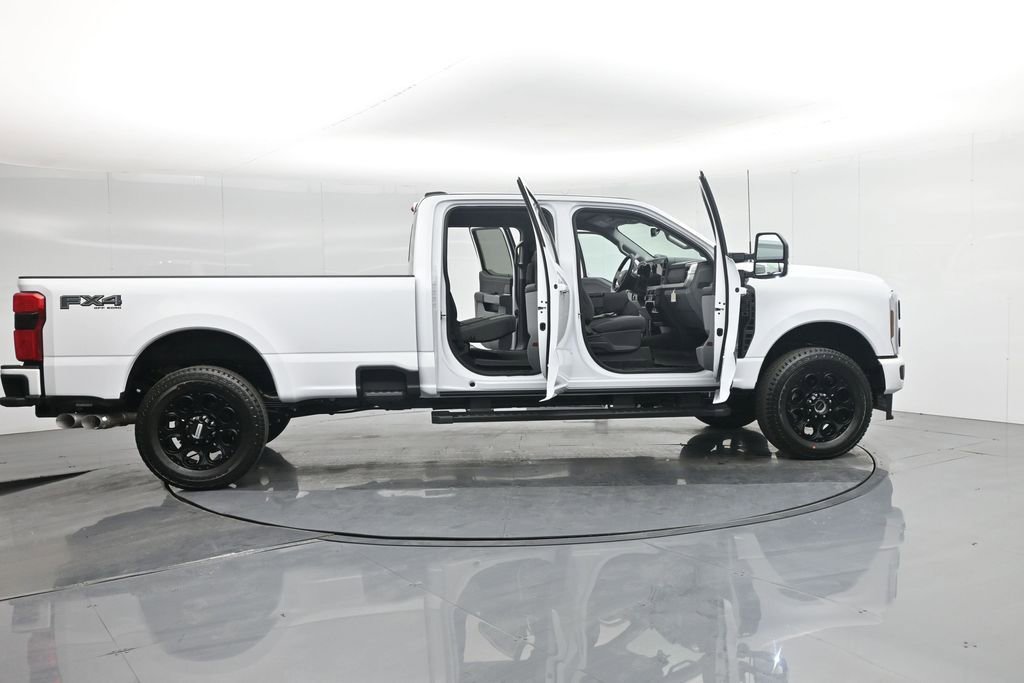 New 2026 Ford F350 XLT w/ XLT Premium Package AWD/4WD image 3