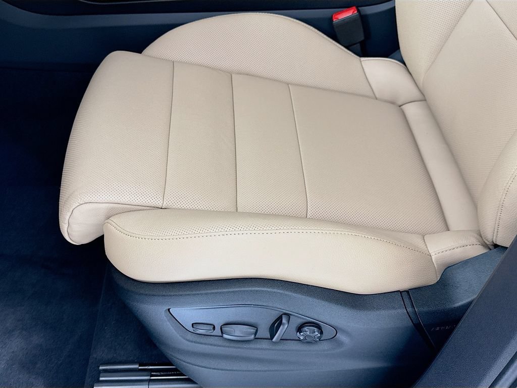 New 2026 Porsche Cayenne AWD/4WD image 13