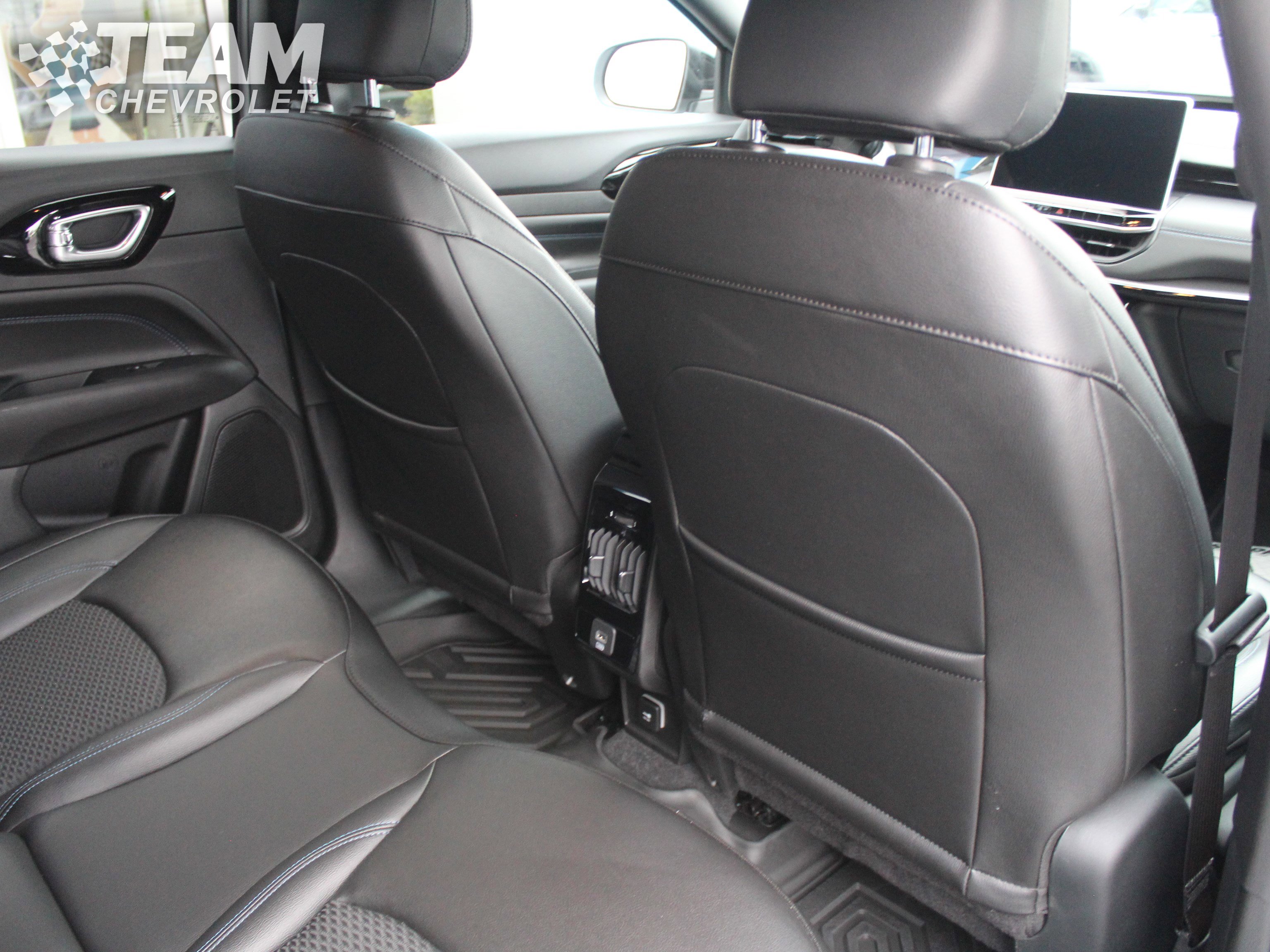 Used 2025 Jeep Compass Latitude w/ Altitude Special Edition image 23