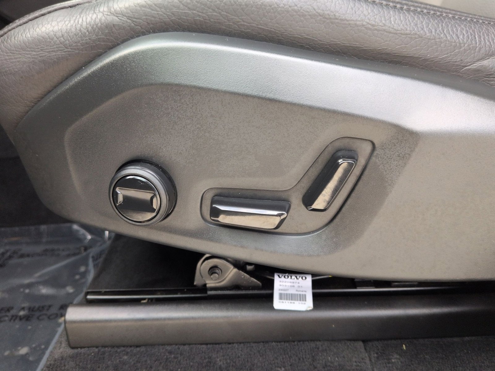 Certified 2023 Volvo XC90 B6 Plus w/ Protection Package Premier image 14