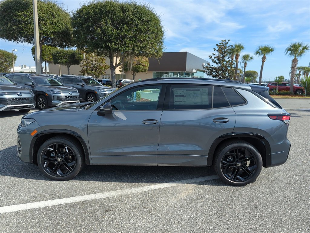 New 2026 Volkswagen Tiguan SE R-Line image 9