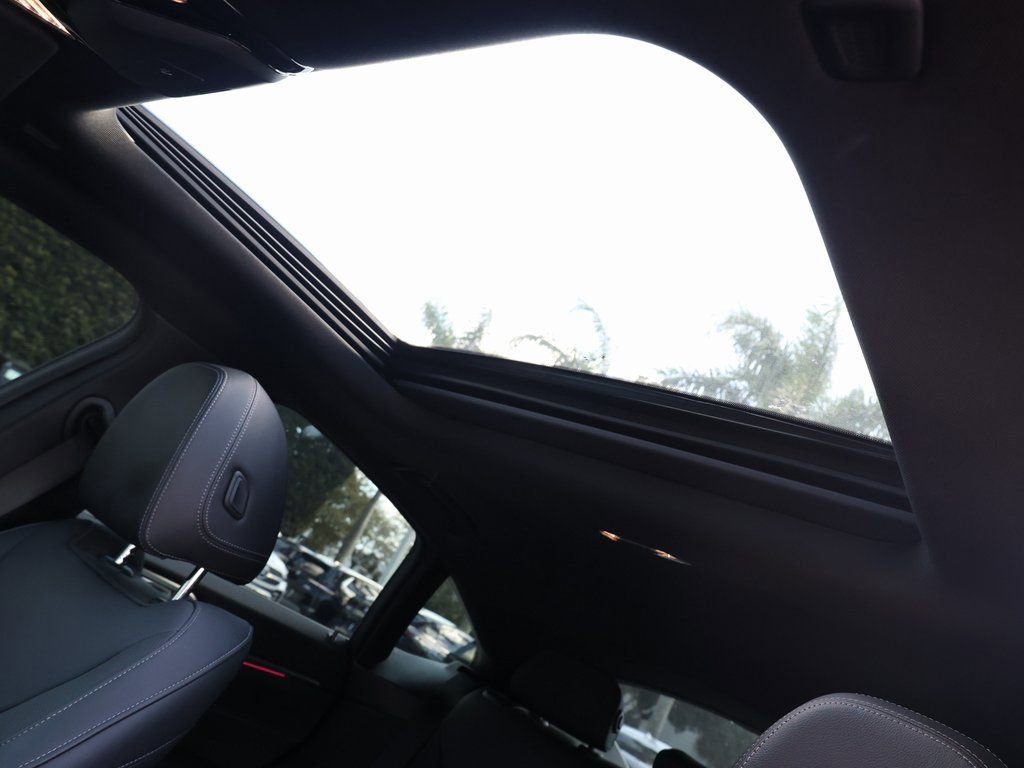 Used 2025 BMW i4 eDrive40 w/ M Sport Package image 18