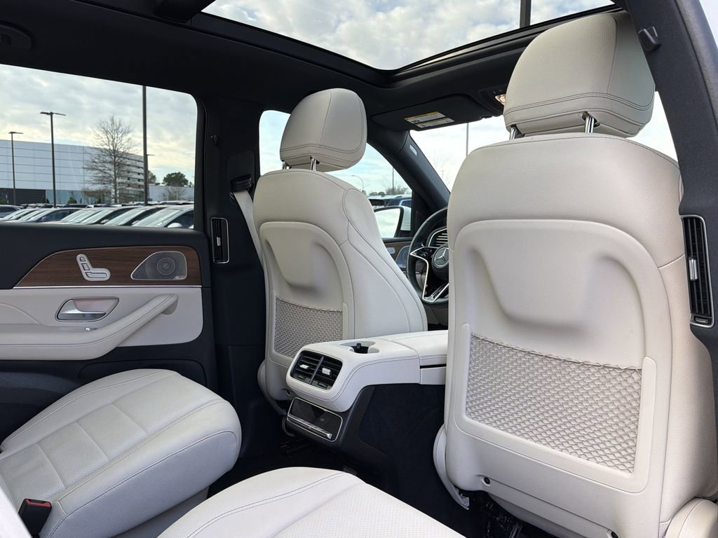 Used 2025 Mercedes-Benz GLS 450 4MATIC image 20