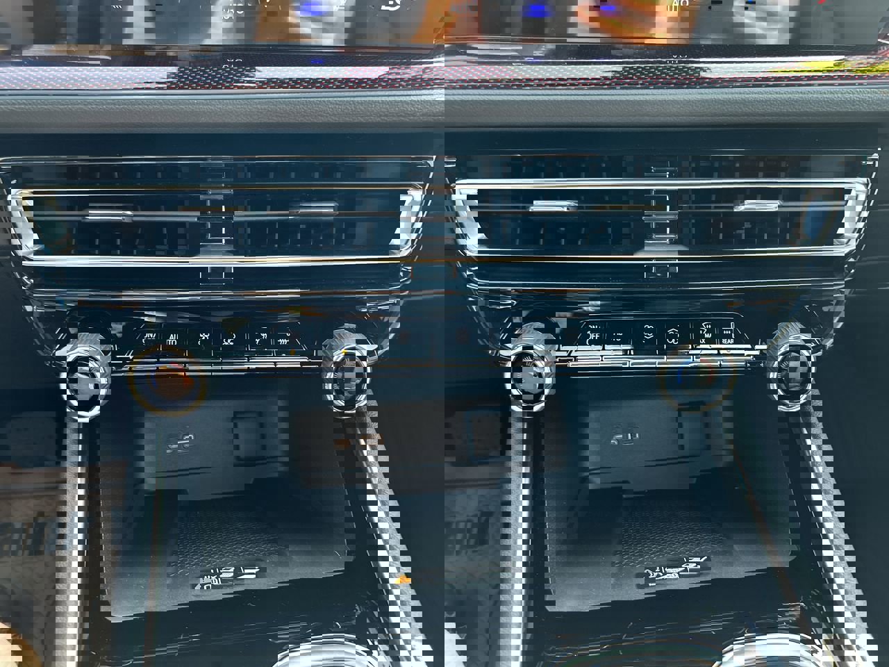 New 2025 Chevrolet Traverse Z71 w/ Enhanced Driving Package image 29