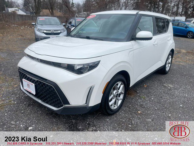 Used 2023 Kia Soul LX w/ LX Technology Package FWD image 7