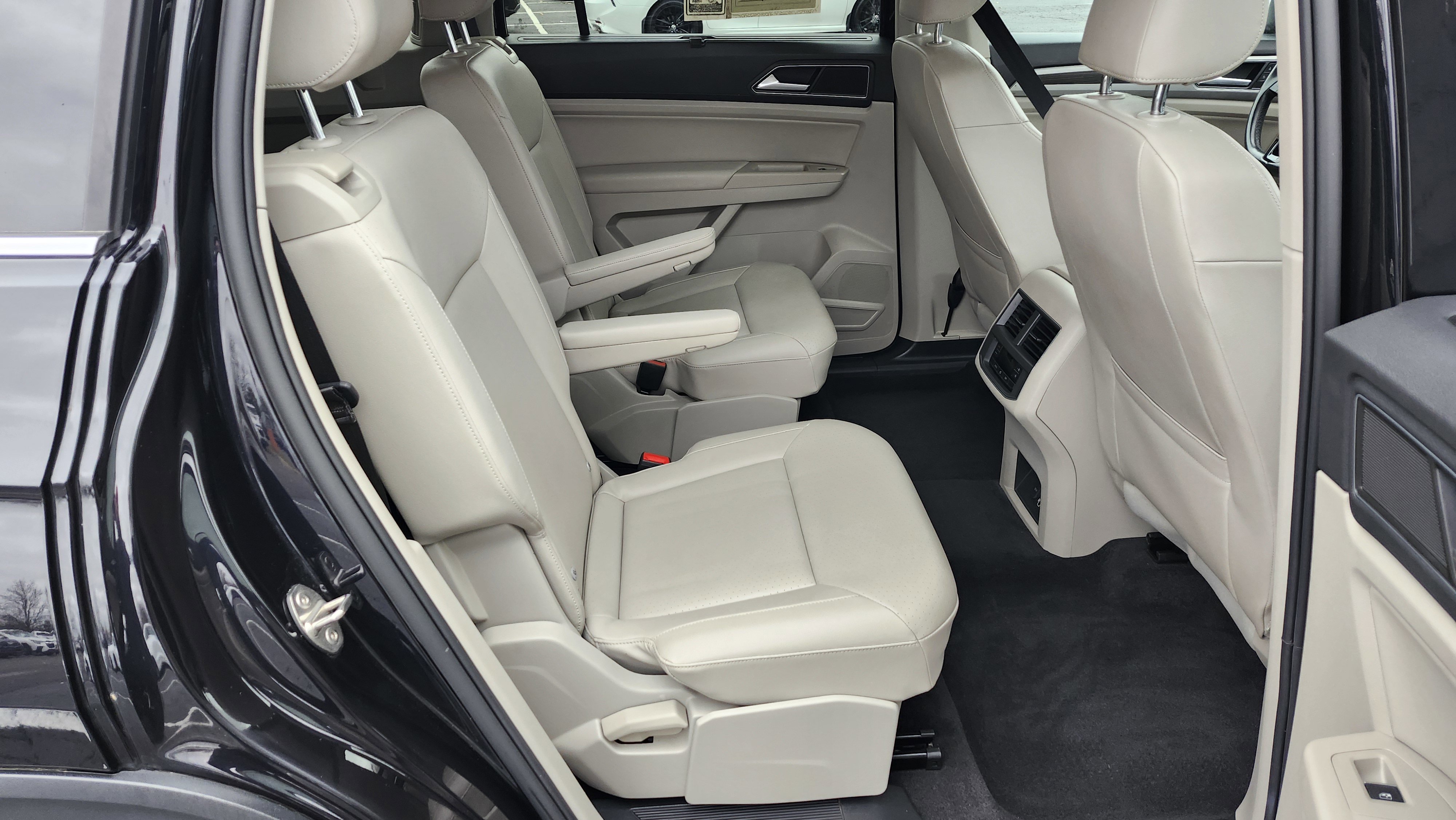 Used 2018 Volkswagen Atlas SE image 13