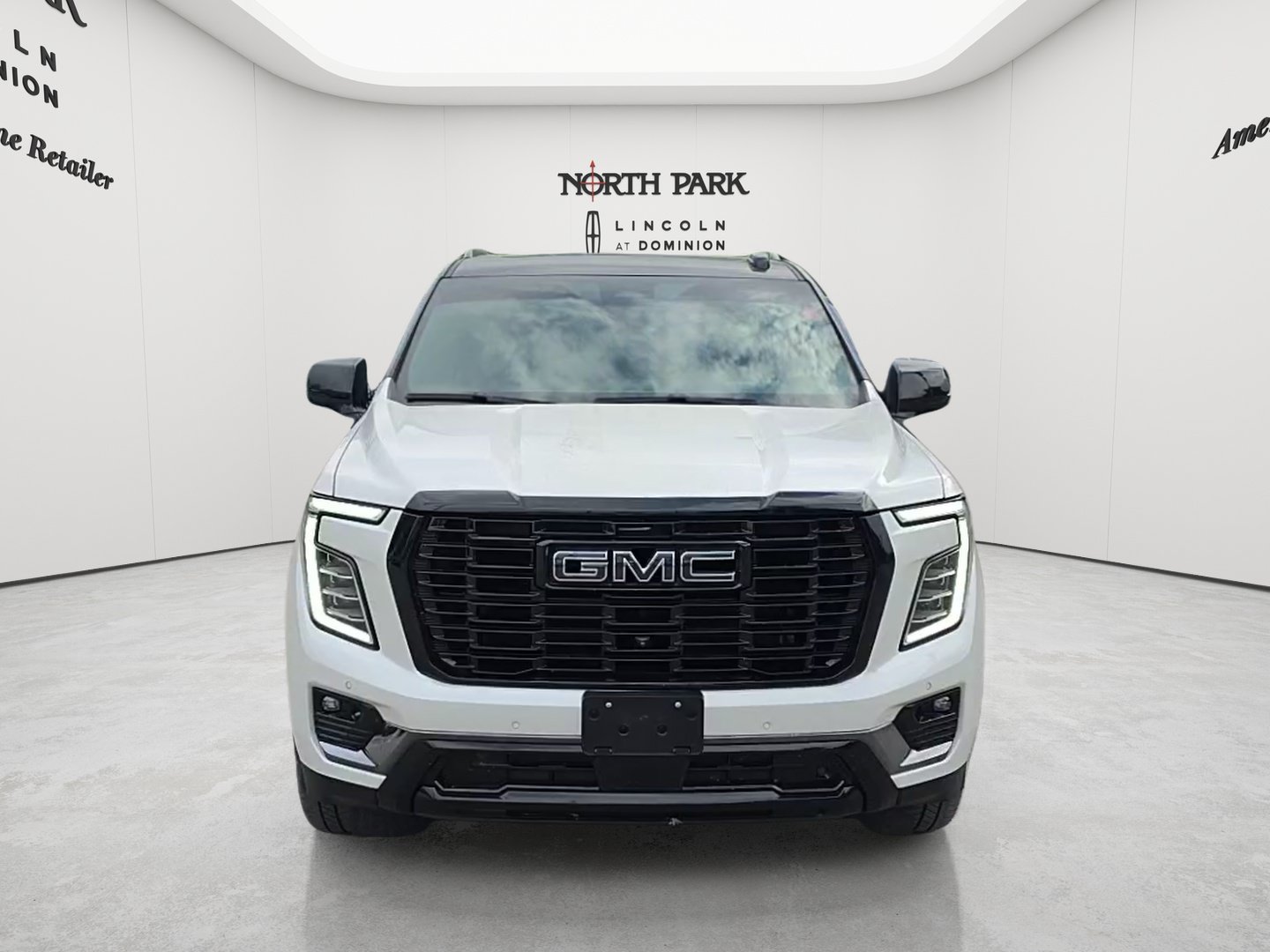 Used 2025 GMC Yukon XL Denali Ultimate w/ LPO, Floor Liner Package AWD/4WD image 8