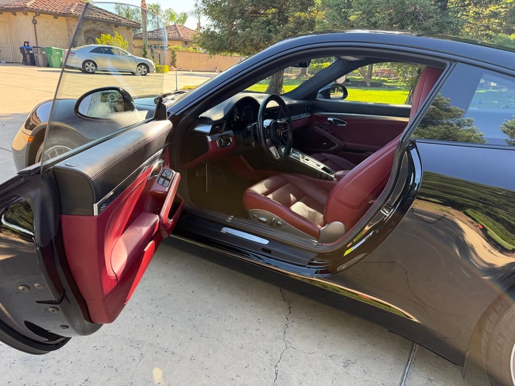 Used 2018 Porsche 911 Carrera S RWD image 25